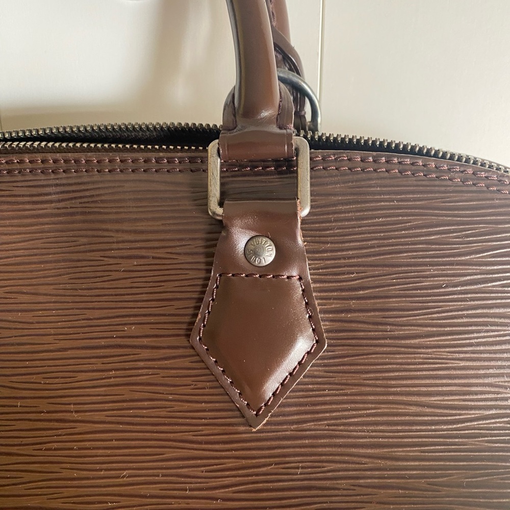 LOUIS VUITTON Moka Brown Epi Leather Alma PM Bag - Picture 5 of 14